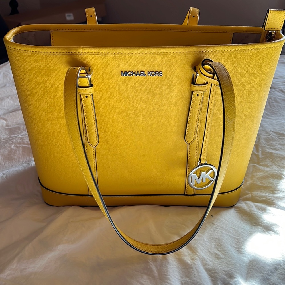 Michael Kors tote